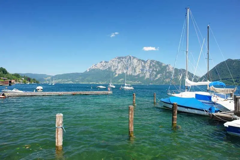 Attersee mit Segelbooten