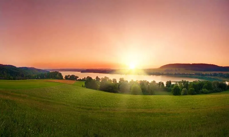 Sonnenuntergang über dem See